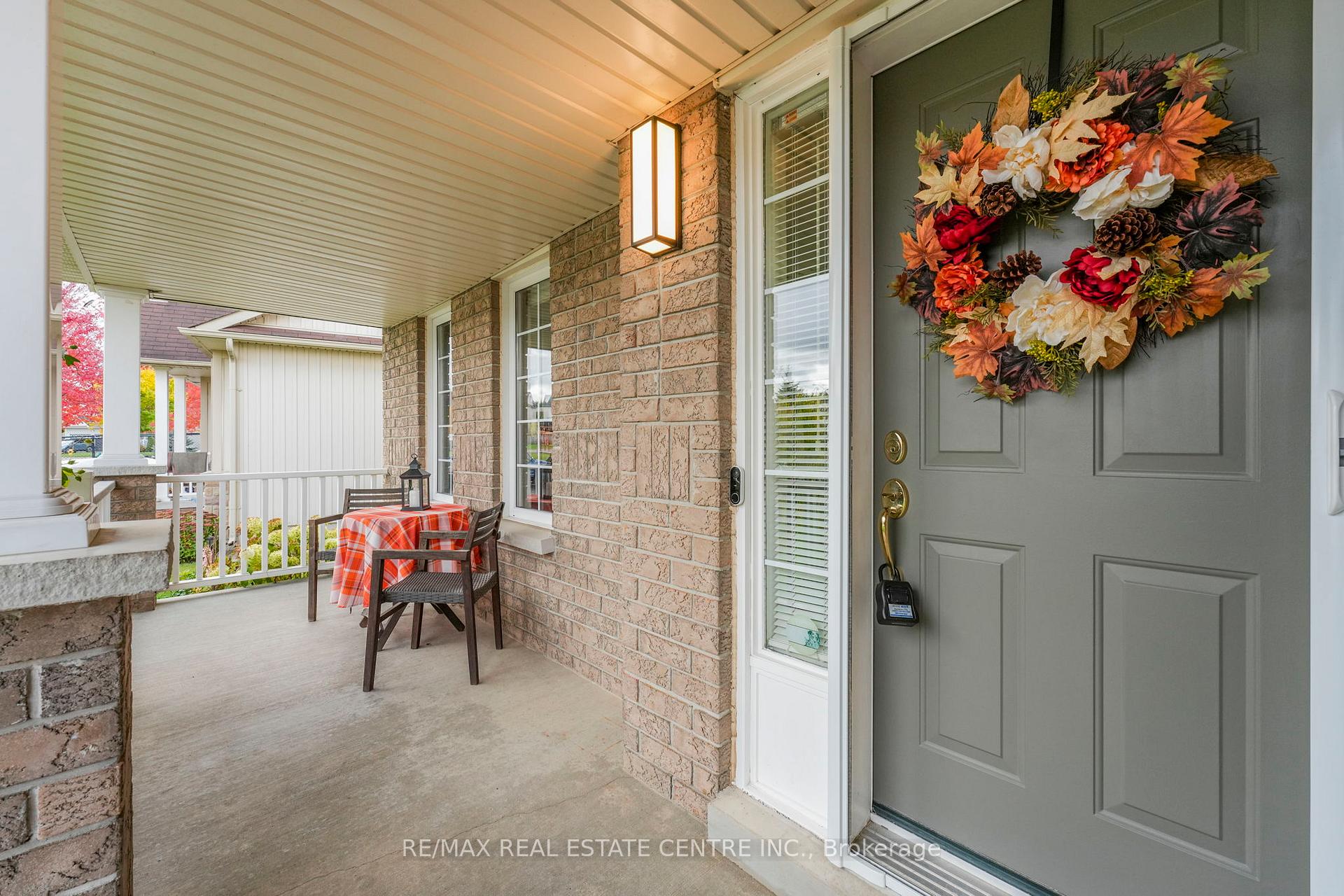 Photo 4 of 813 Greenwood Crescent, Shelburne — HOMEH