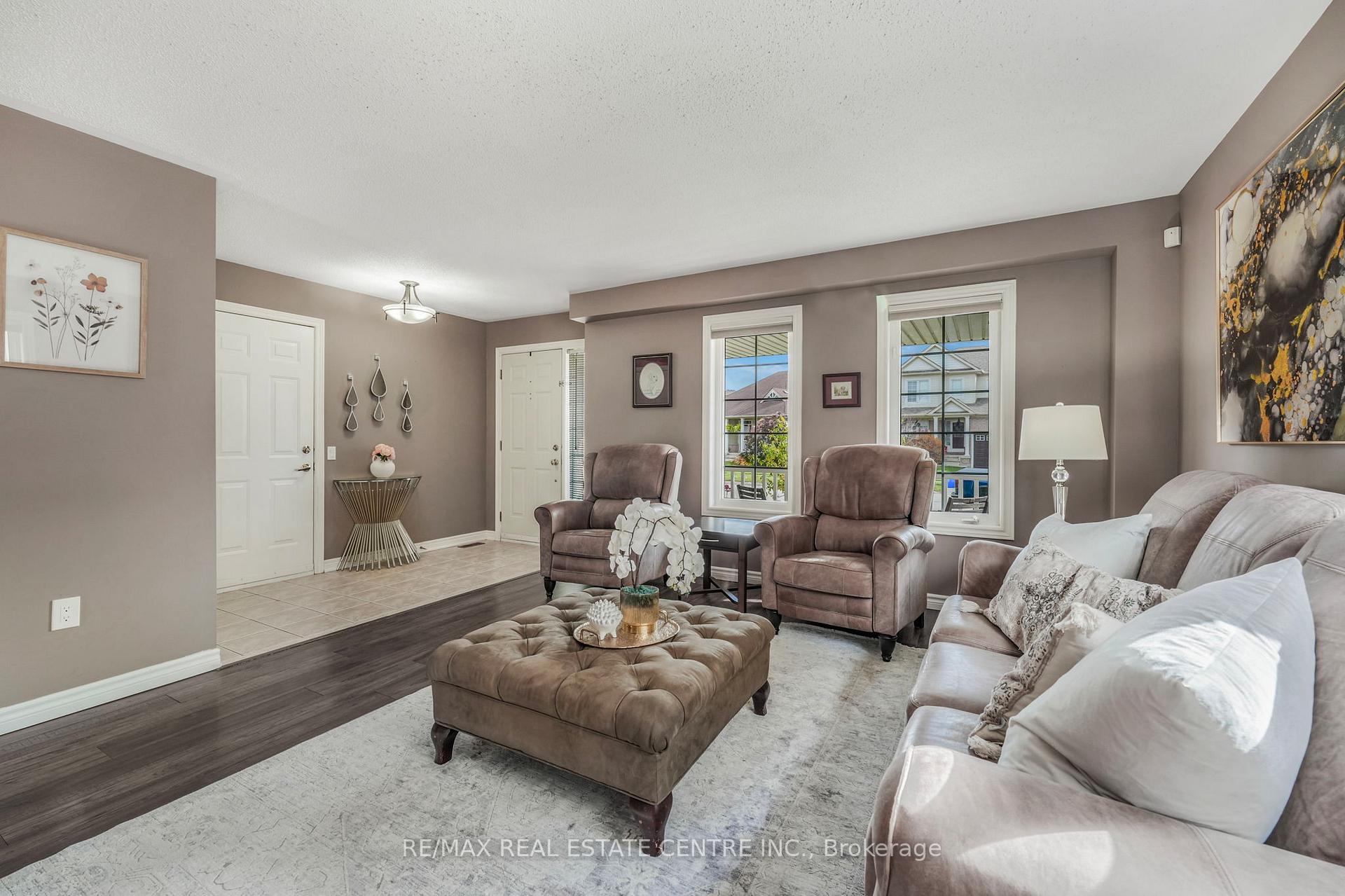 Photo 5 of 813 Greenwood Crescent, Shelburne — HOMEH