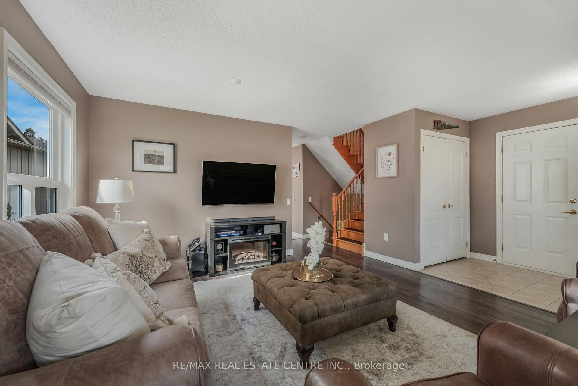 Photo 8 of 813 Greenwood Crescent, Shelburne — HOMEH