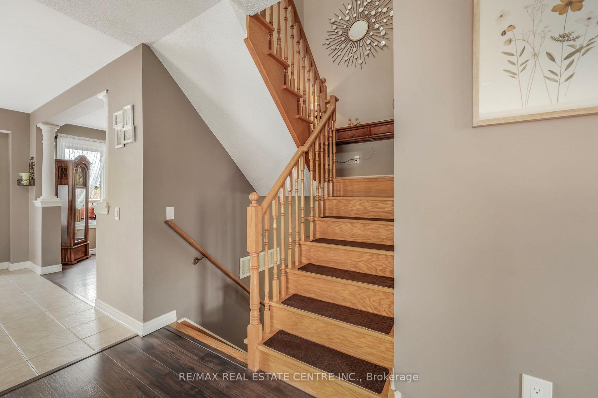 Photo 9 of 813 Greenwood Crescent, Shelburne — HOMEH
