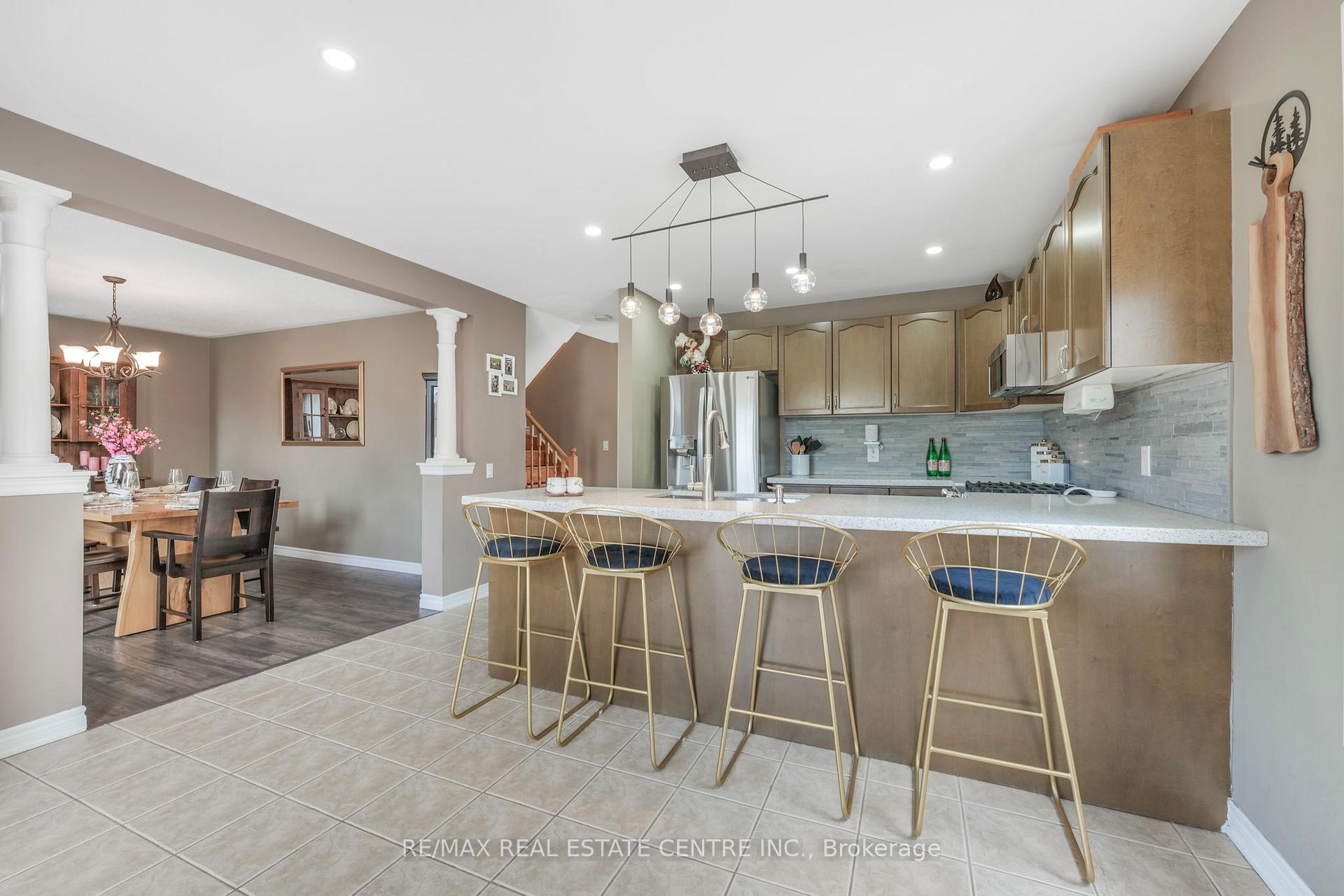 Photo 10 of 813 Greenwood Crescent, Shelburne — HOMEH