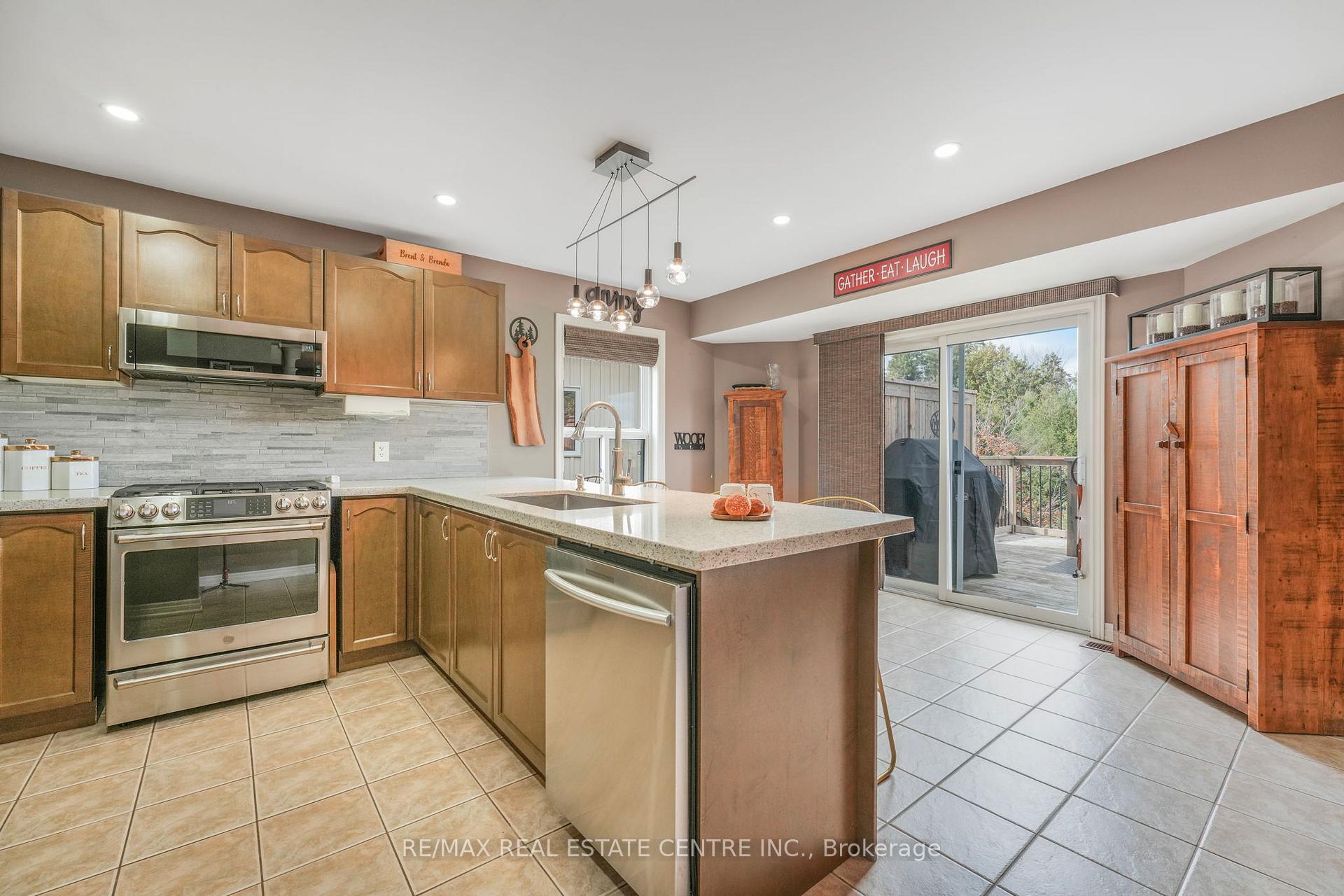 Photo 11 of 813 Greenwood Crescent, Shelburne — HOMEH