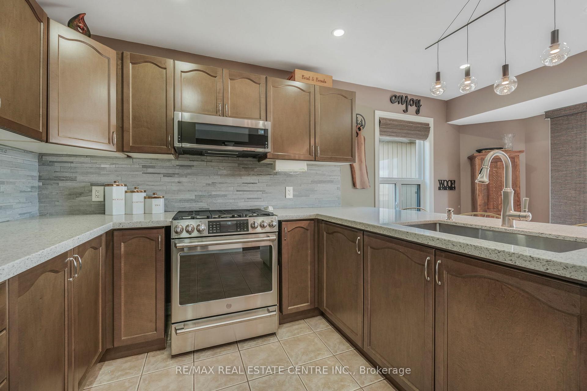 Photo 15 of 813 Greenwood Crescent, Shelburne — HOMEH