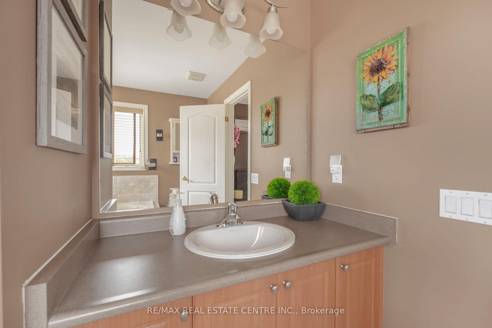 Photo 23 of 813 Greenwood Crescent, Shelburne — HOMEH