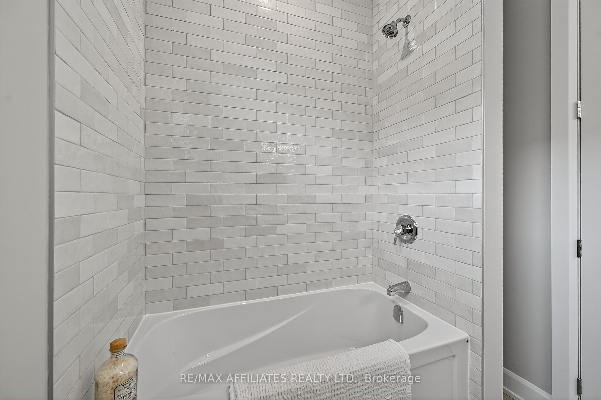 Photo 8 of 105 Rabb Street, Smiths Falls — HOMEH