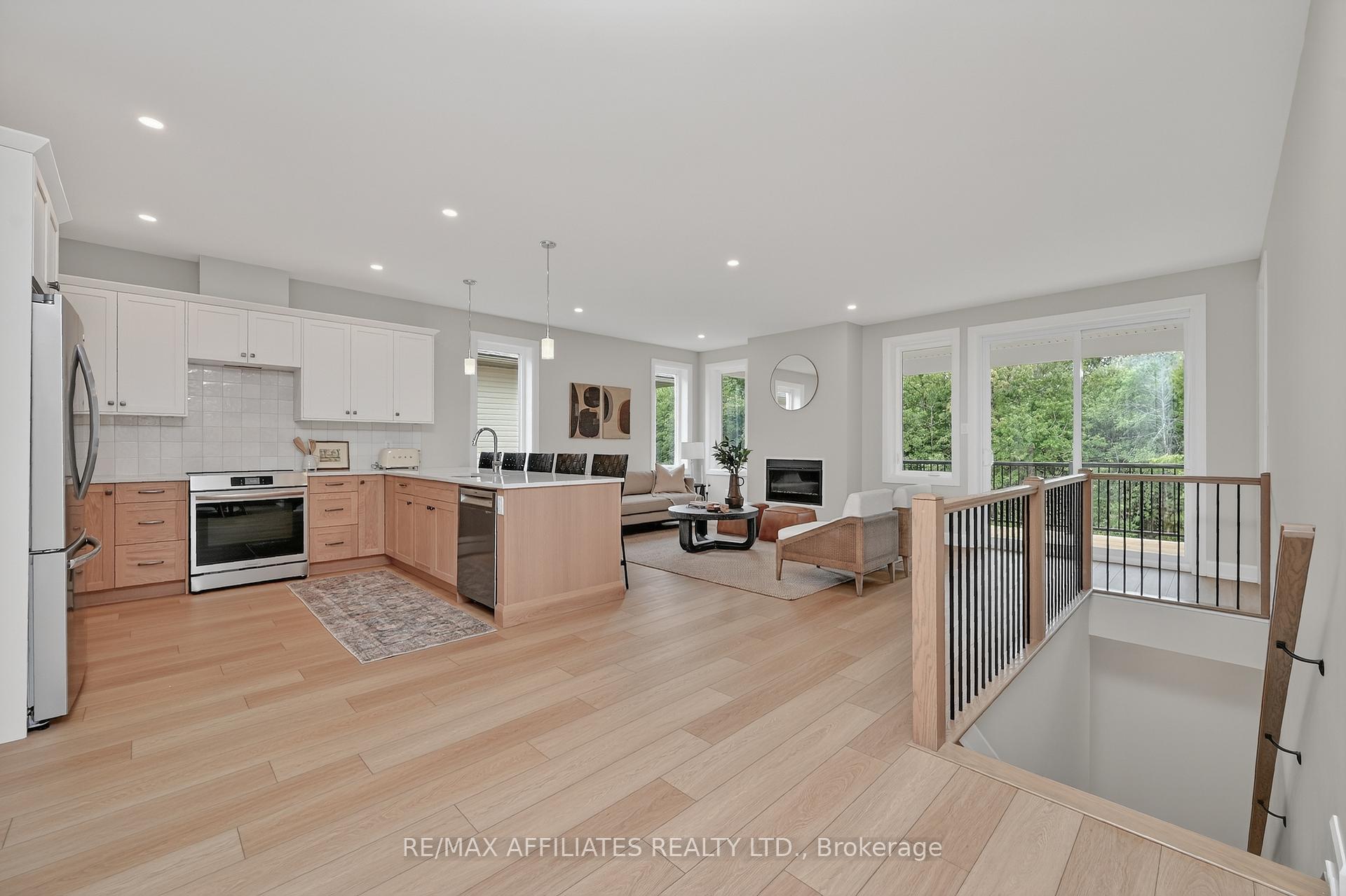 Photo 9 of 105 Rabb Street, Smiths Falls — HOMEH