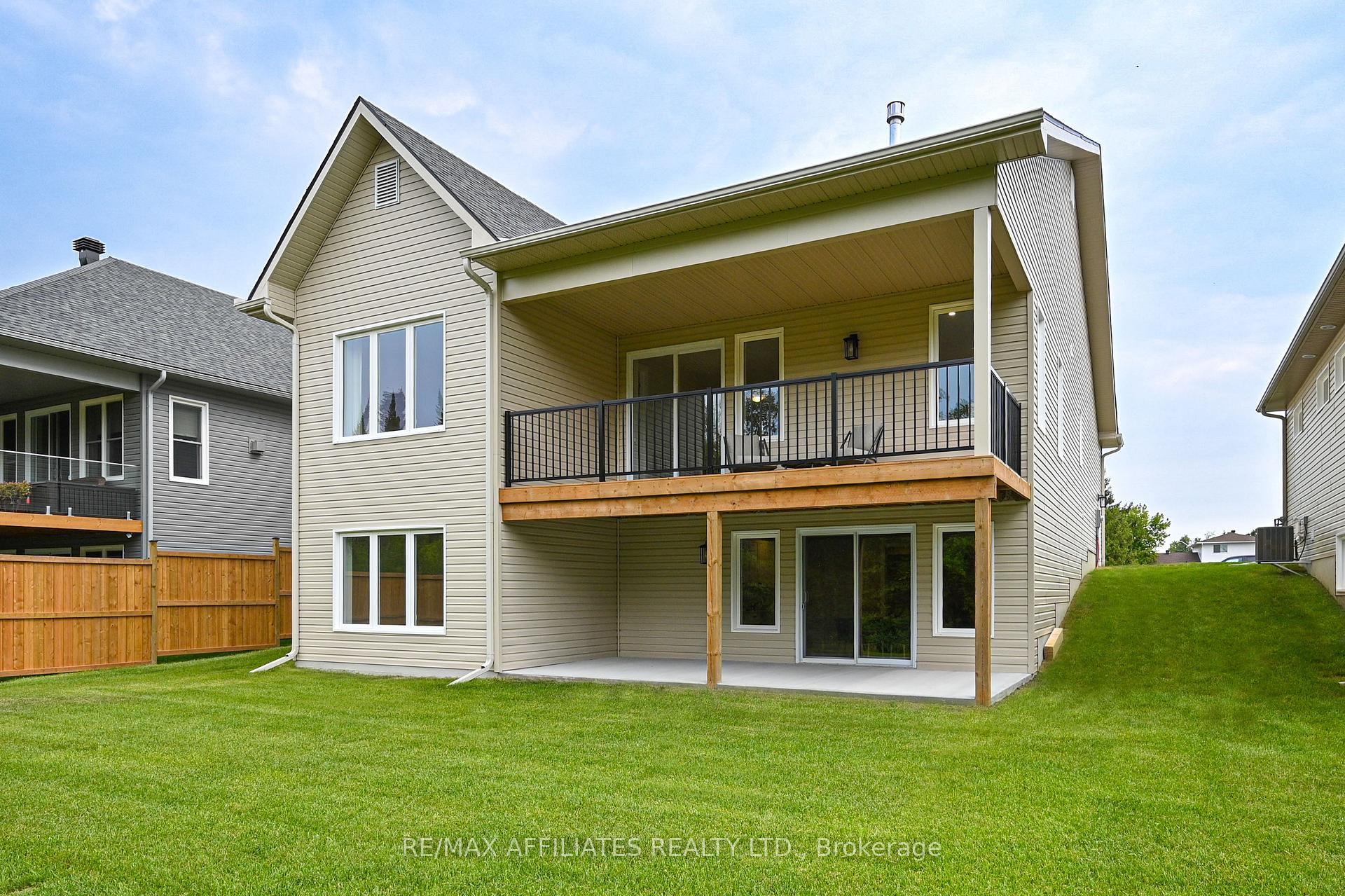 Photo 50 of 105 Rabb Street, Smiths Falls — HOMEH