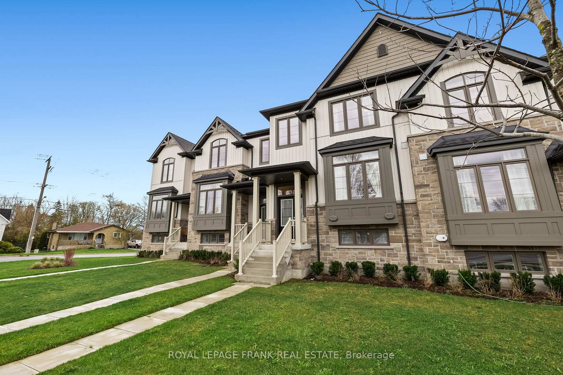 Photo 2 of 11 Shand Lane, Scugog, Port Perry — HOMEH