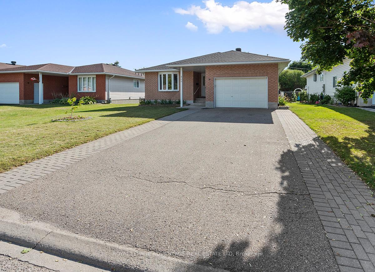 Photo 6 of 248 Glenwood Crescent, Smiths Falls — HOMEH