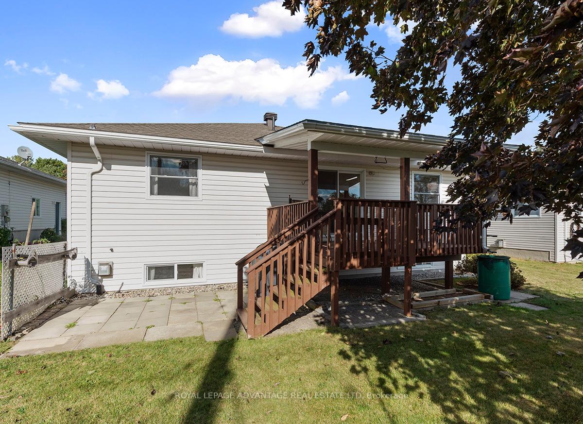 Photo 8 of 248 Glenwood Crescent, Smiths Falls — HOMEH