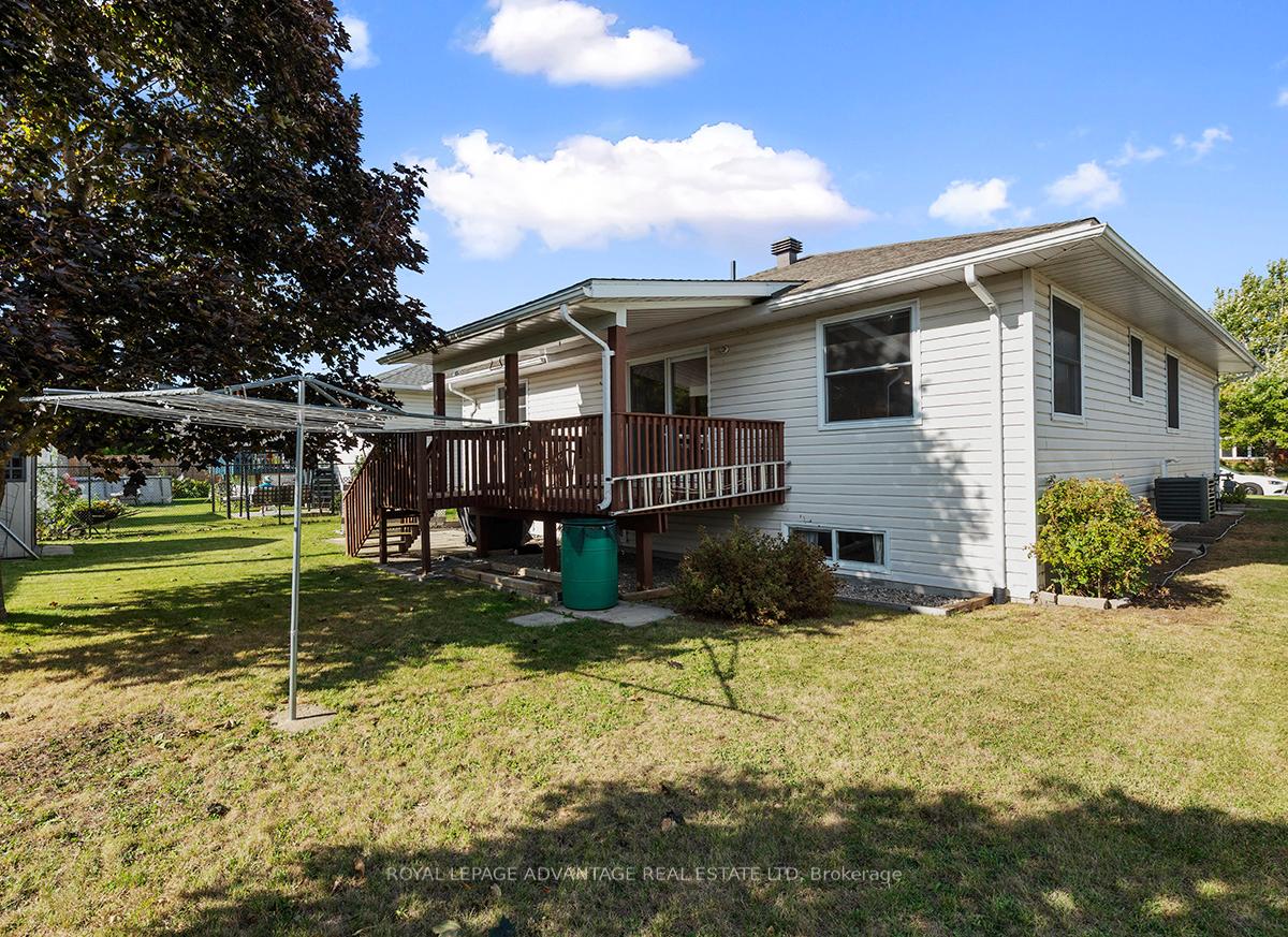 Photo 9 of 248 Glenwood Crescent, Smiths Falls — HOMEH