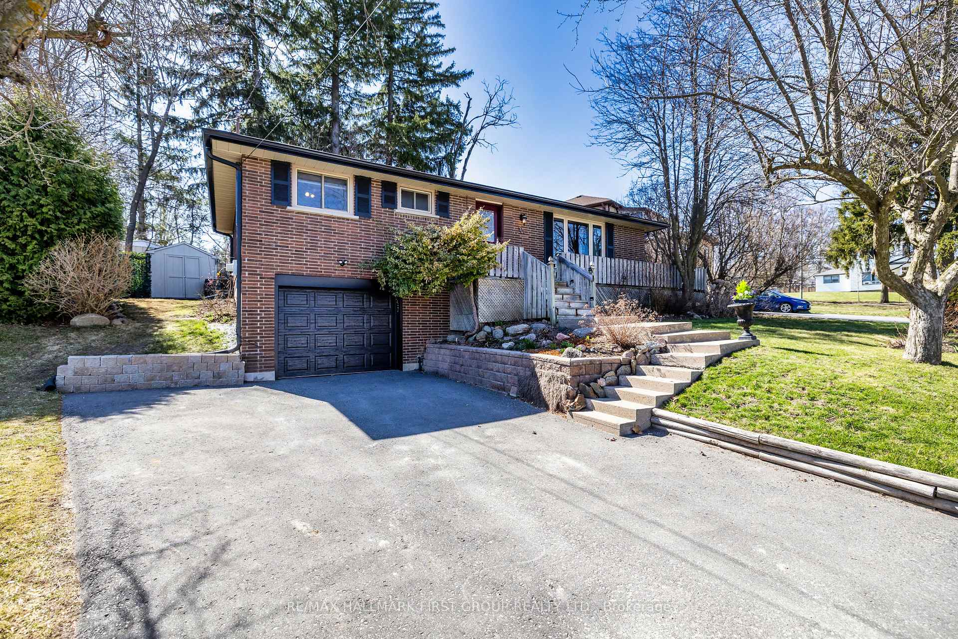 Photo 2 of 94 Caleb Street, Scugog, Port Perry — HOMEH