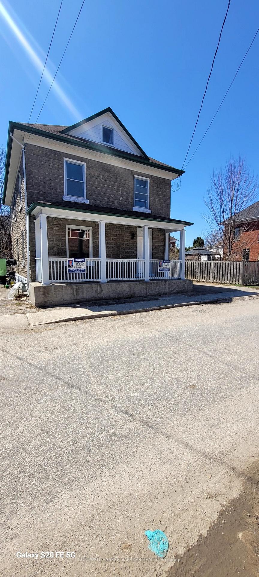 Photo 2 of 10 Ogden Avenue, Smiths Falls — HOMEH