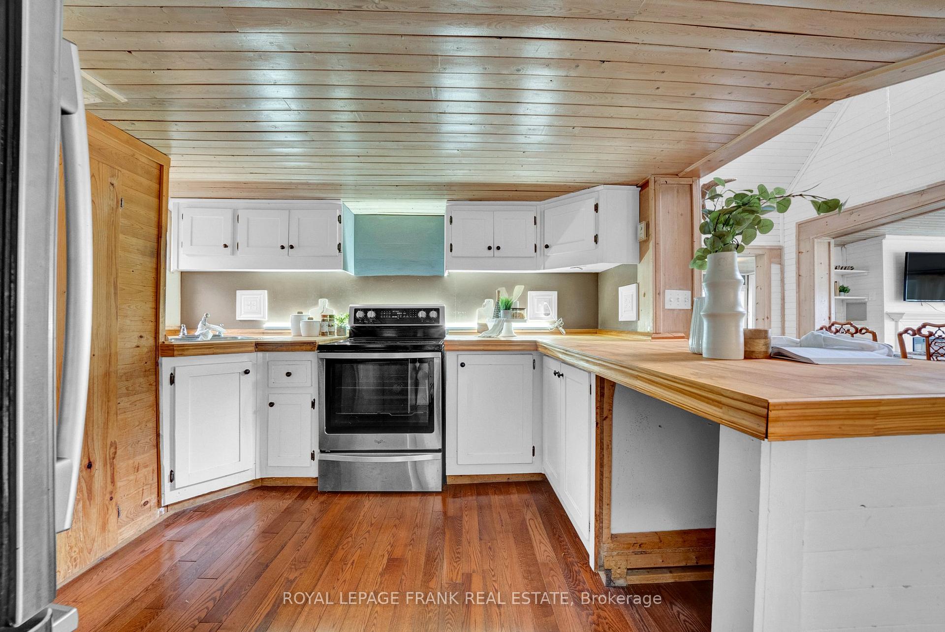 Photo 14 of 61 Armstrong Avenue, Scugog, Rural Scugog — HOMEH
