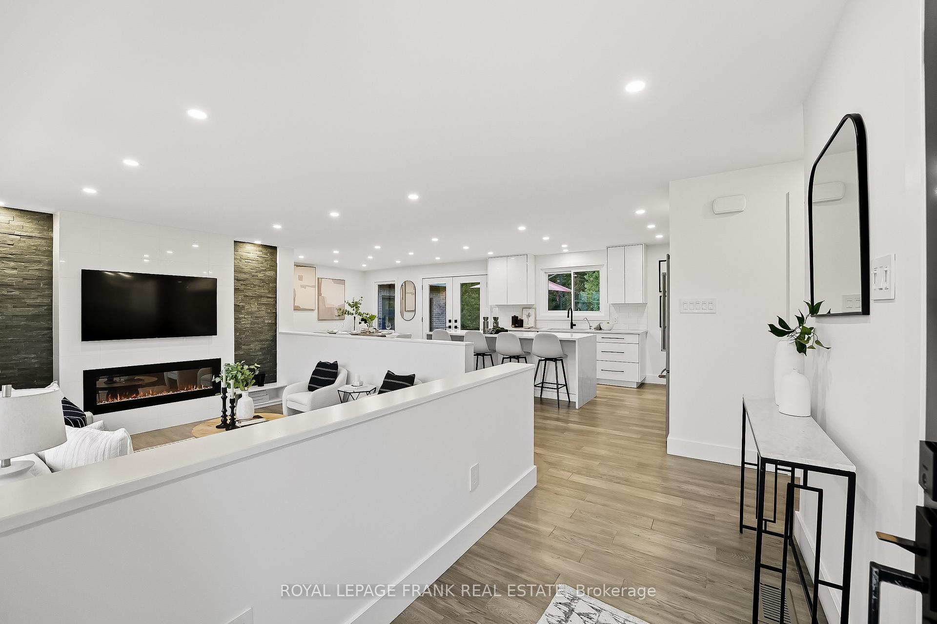 Photo 10 of 393 Lorne Street, Scugog, Port Perry — HOMEH