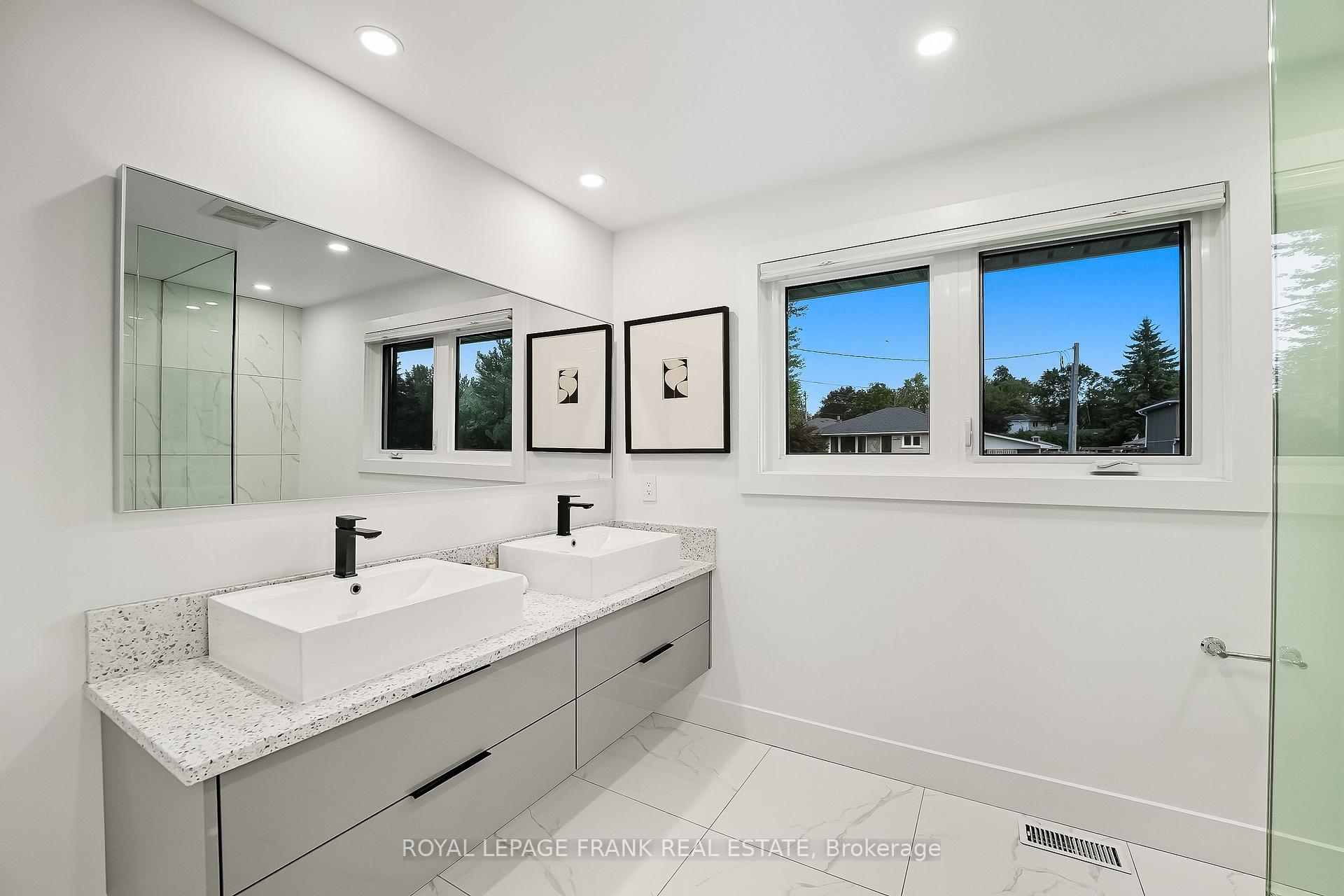 Photo 19 of 393 Lorne Street, Scugog, Port Perry — HOMEH