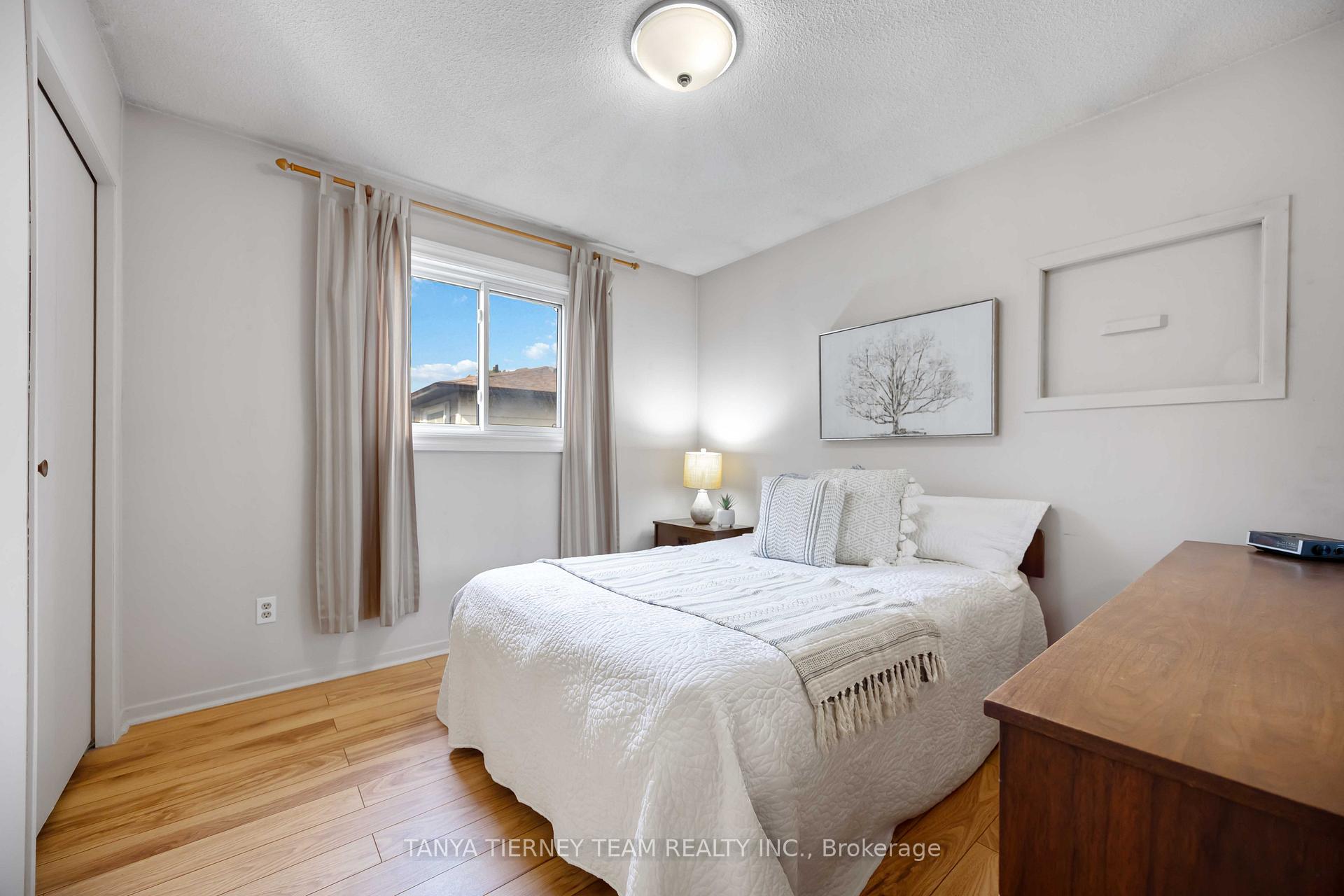 Photo 24 of 54 Chester Crescent, Scugog, Port Perry — HOMEH