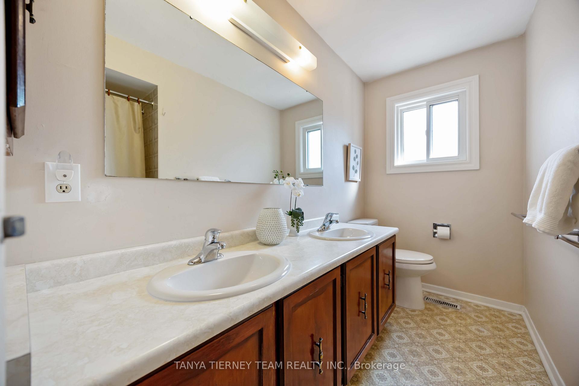 Photo 25 of 54 Chester Crescent, Scugog, Port Perry — HOMEH