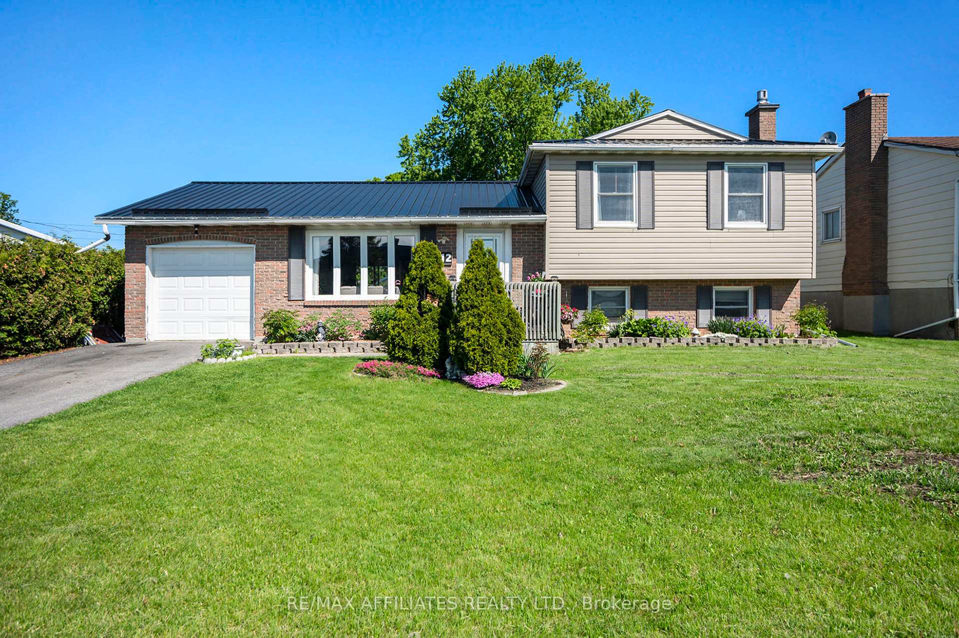 Photo 1 of 12 Ross Street E, Smiths Falls — HOMEH