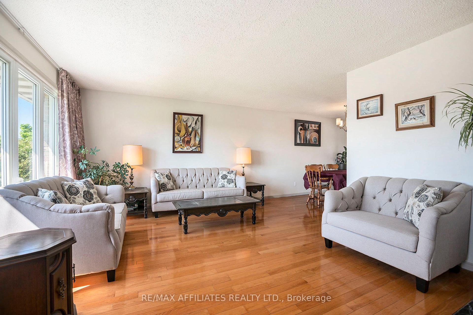 Photo 7 of 12 Ross Street E, Smiths Falls — HOMEH