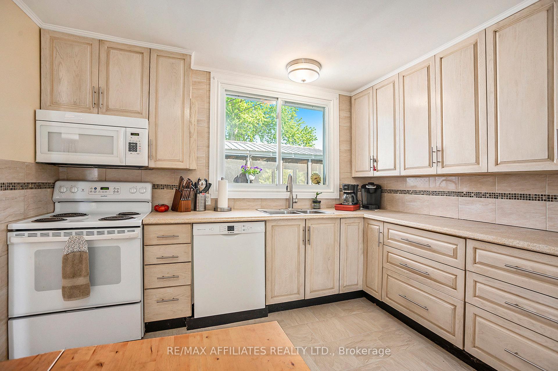 Photo 15 of 12 Ross Street E, Smiths Falls — HOMEH