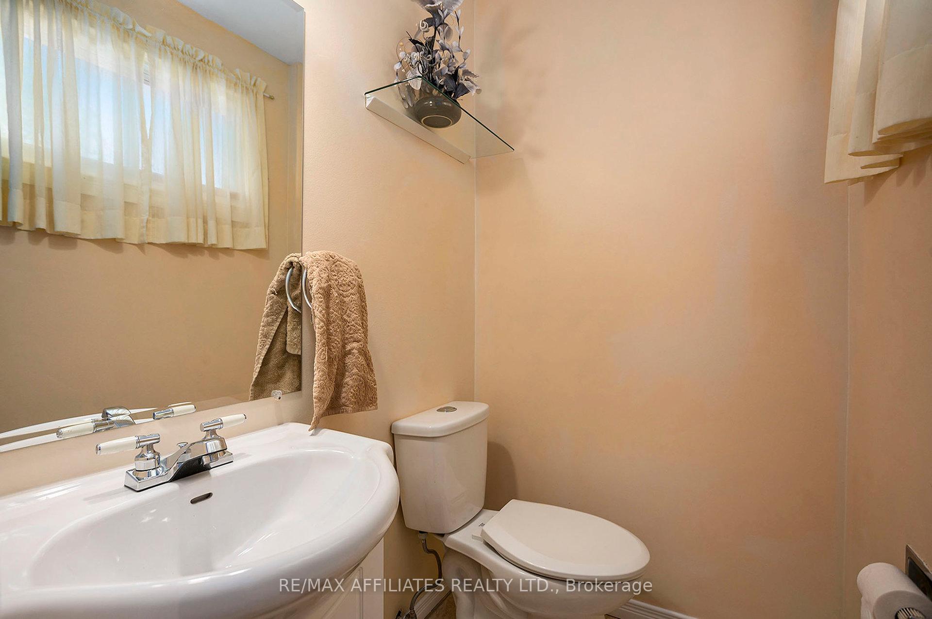 Photo 16 of 12 Ross Street E, Smiths Falls — HOMEH