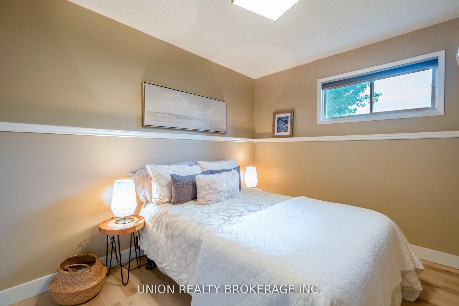 Photo 22 of 33 Carlan Drive, Scugog, Port Perry — HOMEH