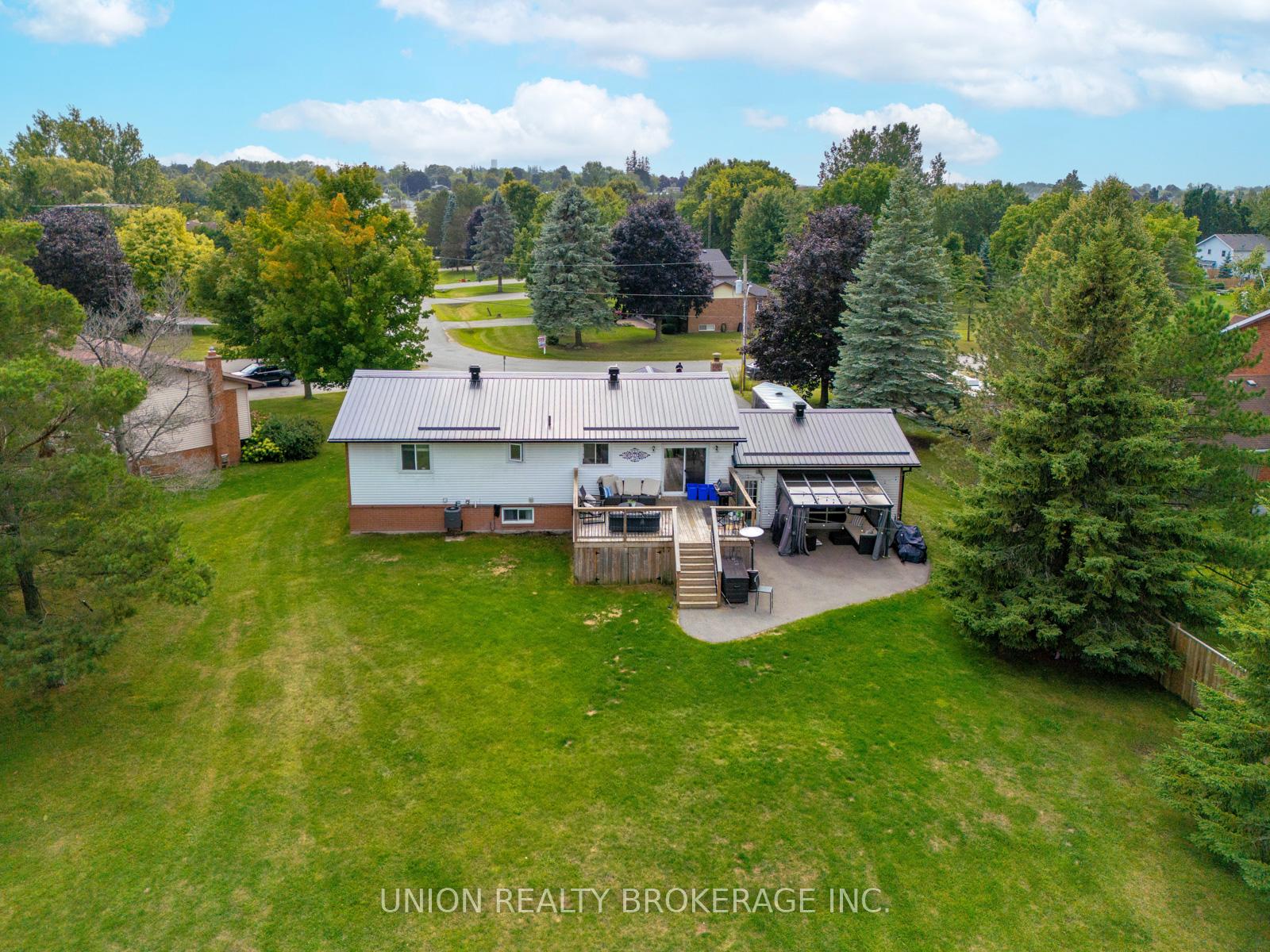 Photo 31 of 33 Carlan Drive, Scugog, Port Perry — HOMEH