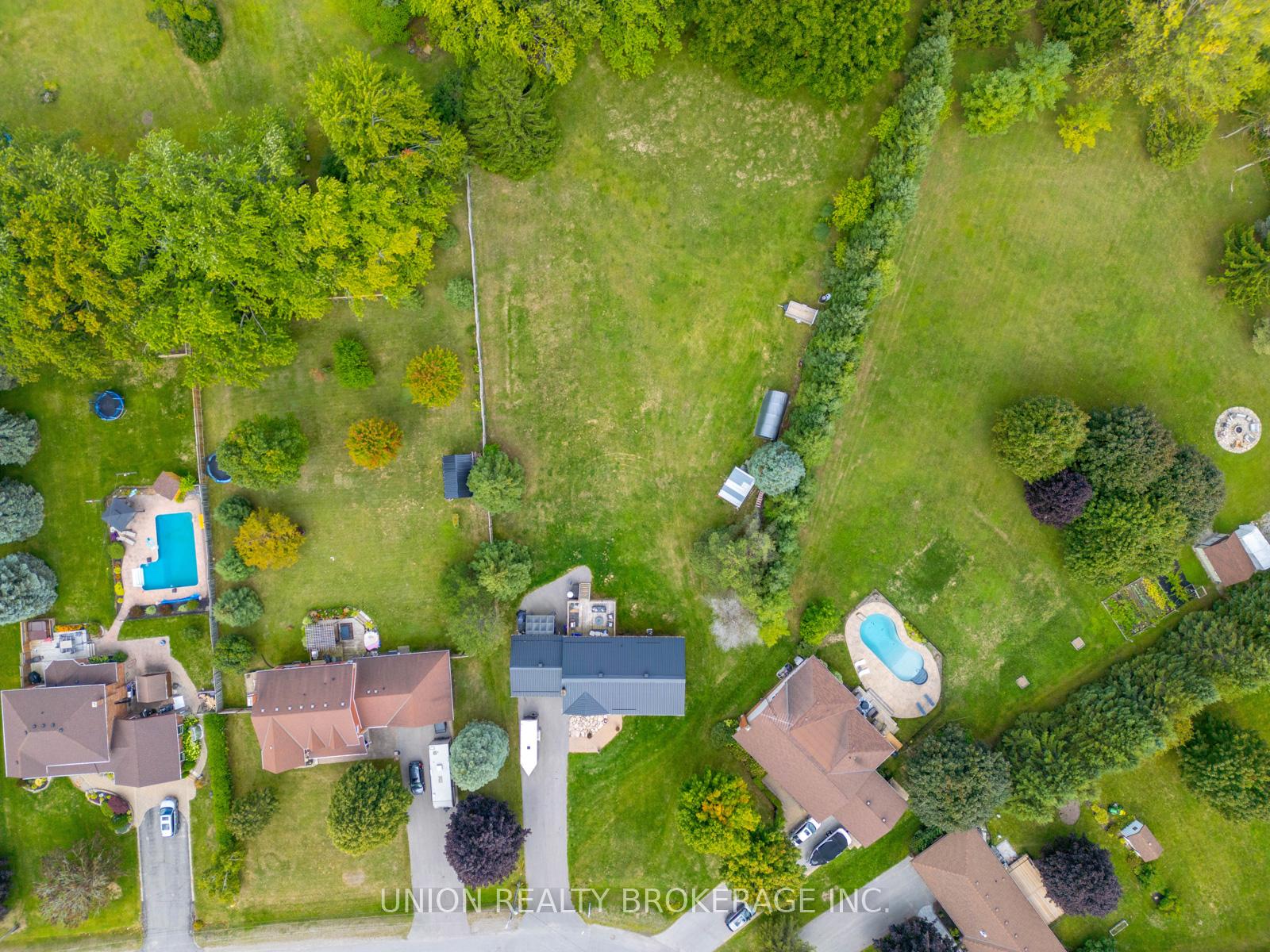 Photo 32 of 33 Carlan Drive, Scugog, Port Perry — HOMEH