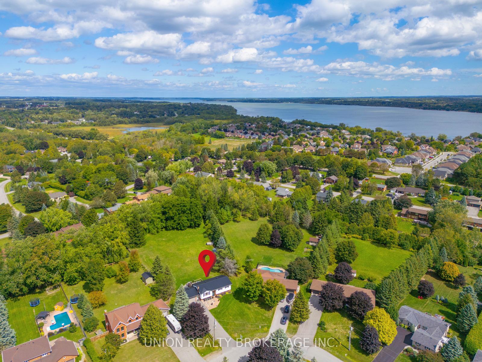 Photo 34 of 33 Carlan Drive, Scugog, Port Perry — HOMEH