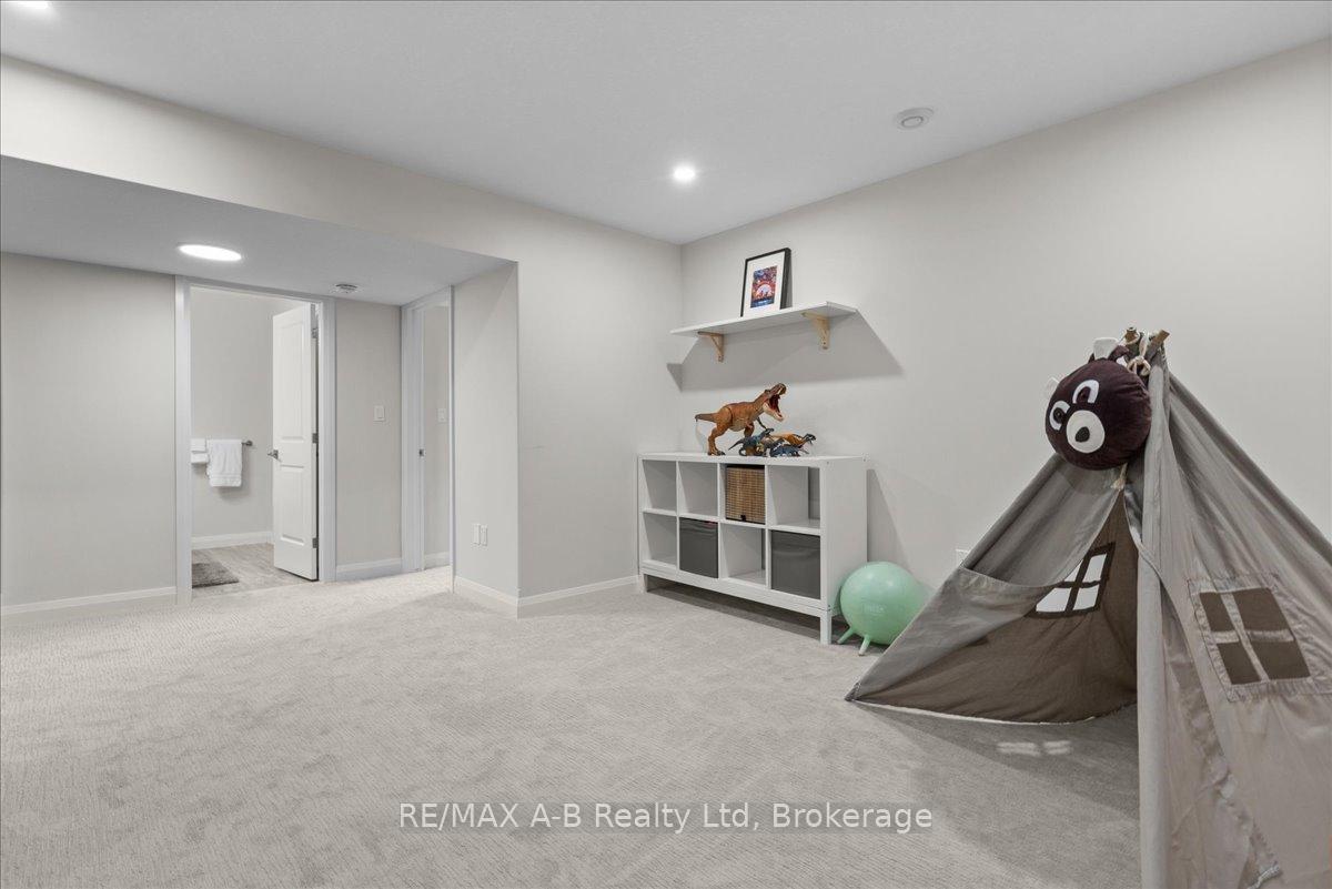 Photo 30 of 98 Rowe Avenue, South Huron, Exeter — HOMEH