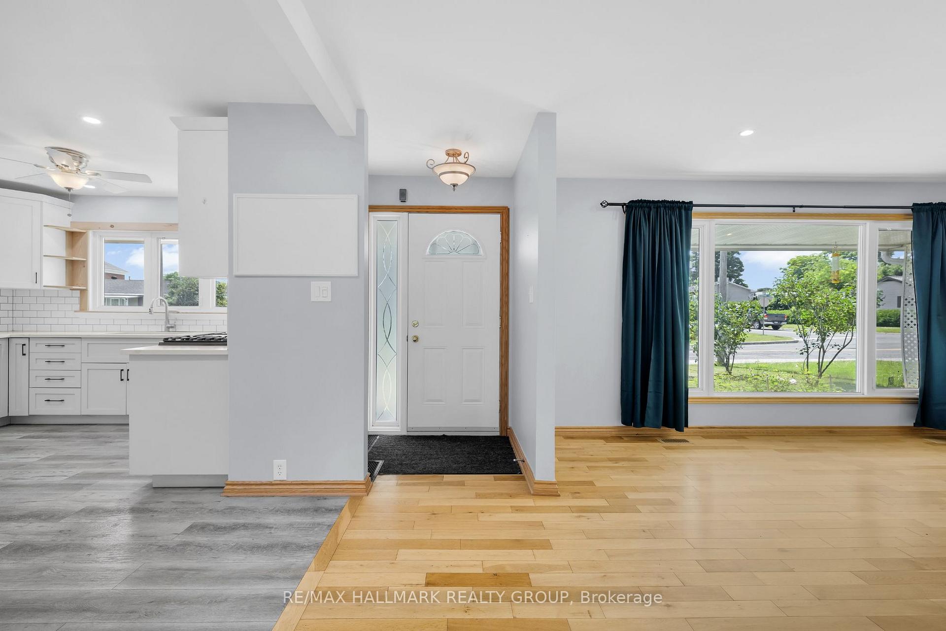 Photo 3 of 66 Broadview Avenue E, Smiths Falls — HOMEH