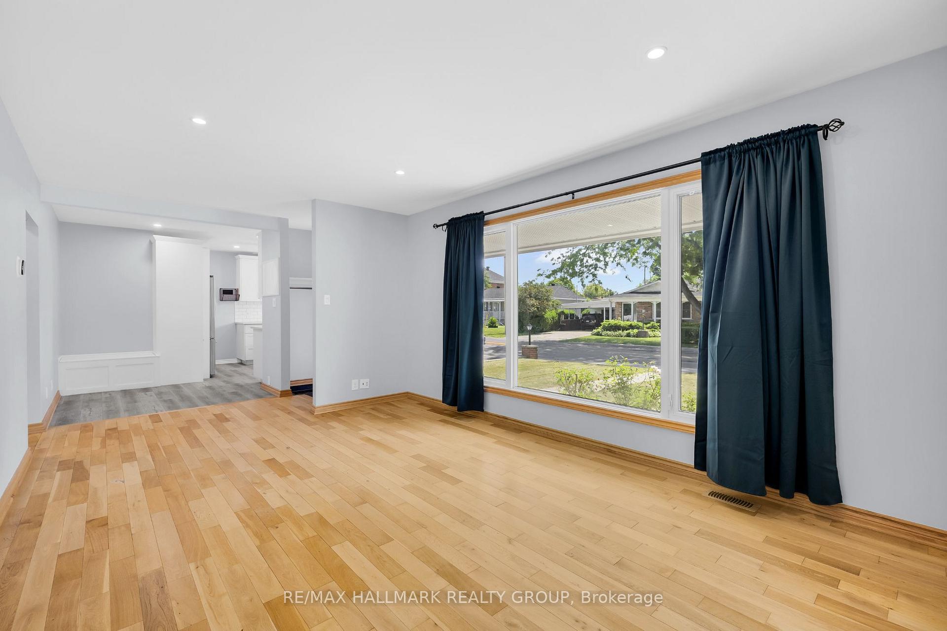 Photo 5 of 66 Broadview Avenue E, Smiths Falls — HOMEH