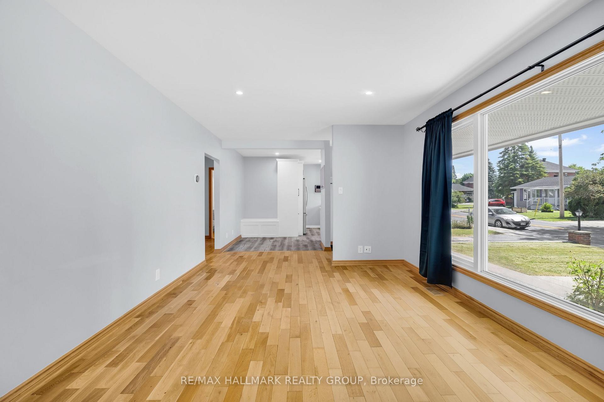 Photo 6 of 66 Broadview Avenue E, Smiths Falls — HOMEH