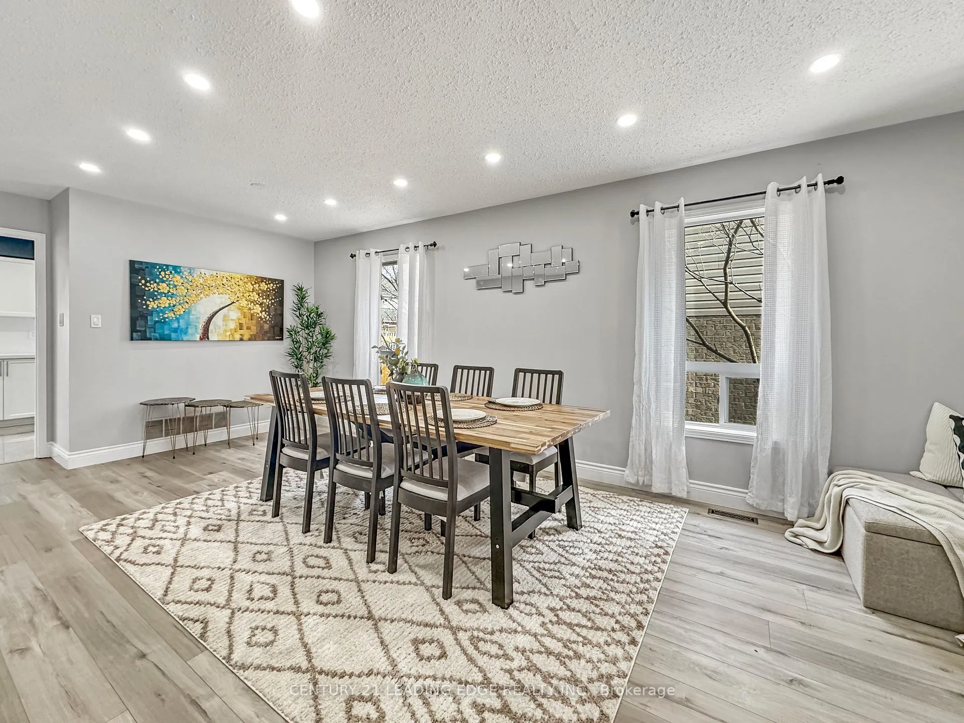 Photo 5 of 91 Perryview Drive, Scugog, Port Perry — HOMEH