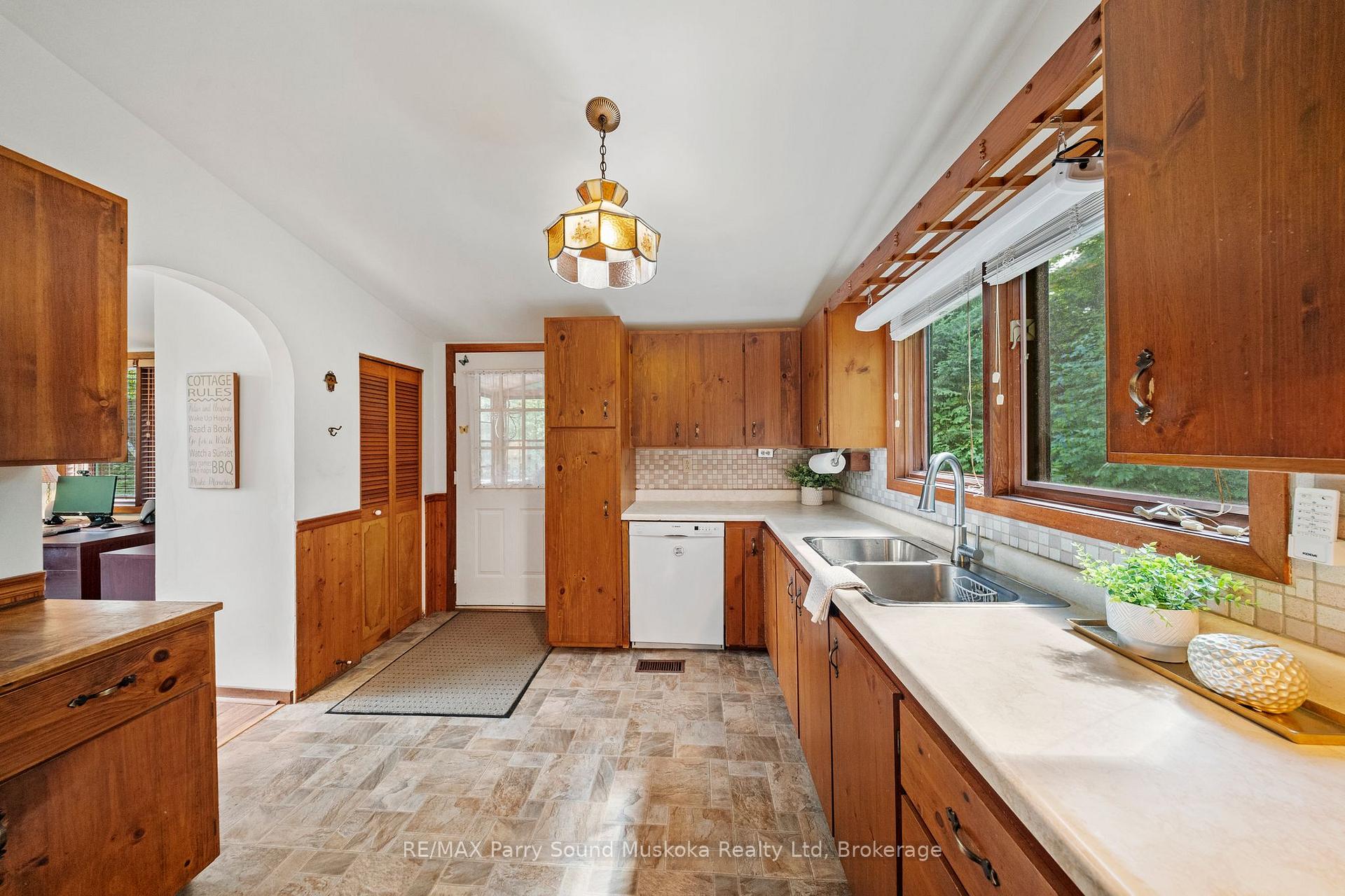 Photo 14 of 23 Brown's Lake Road, Seguin — HOMEH