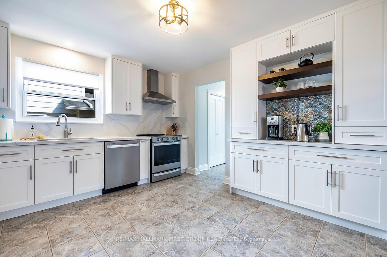 Photo 5 of 597 Walsh Drive, Scugog, Port Perry — HOMEH