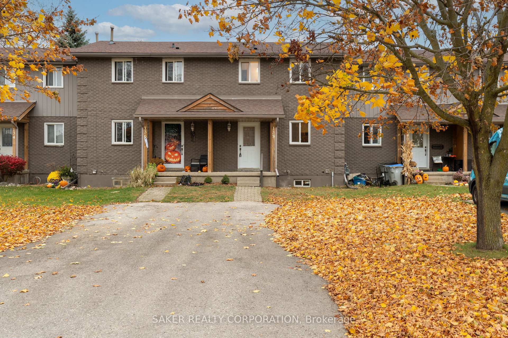 Front of 138 Simcoe Street