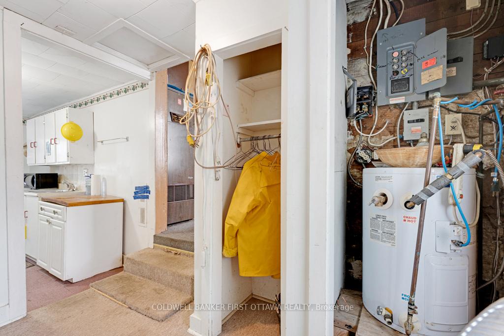 Photo 11 of 16 Jones Street, Smiths Falls — HOMEH