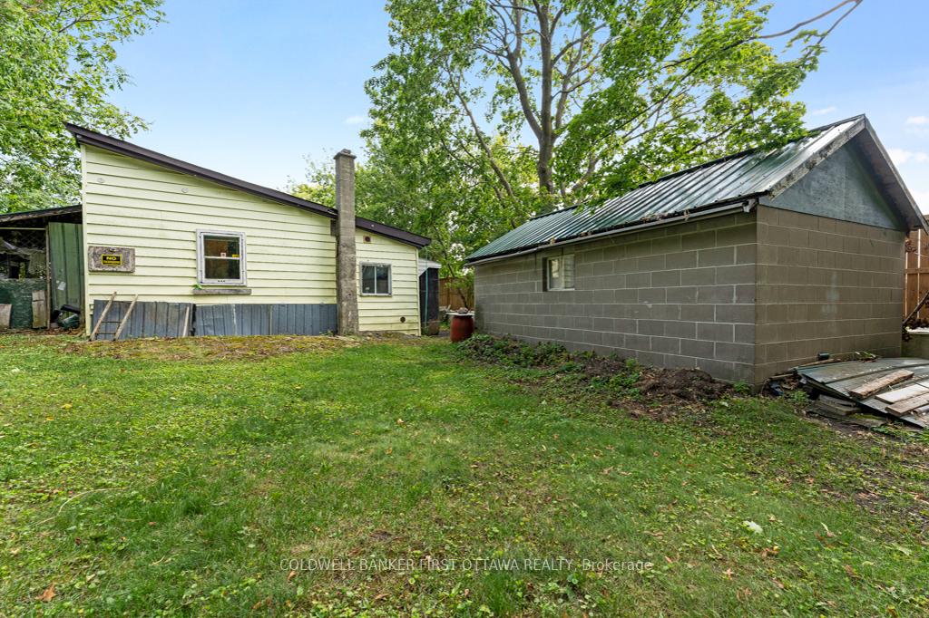 Photo 22 of 16 Jones Street, Smiths Falls — HOMEH