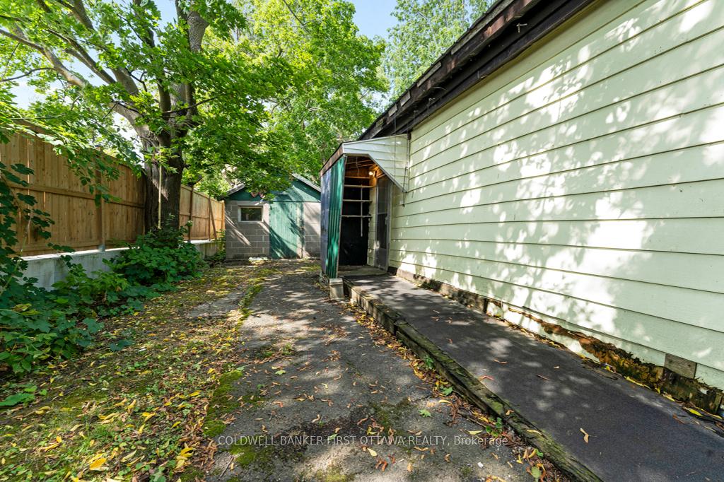 Photo 26 of 16 Jones Street, Smiths Falls — HOMEH