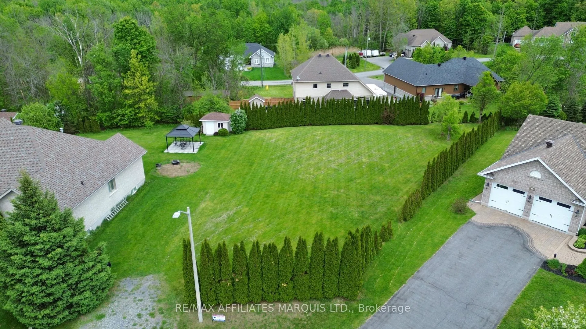 Photo 1 of 17 Penny Lane, South Stormont, Long Sault — HOMEH