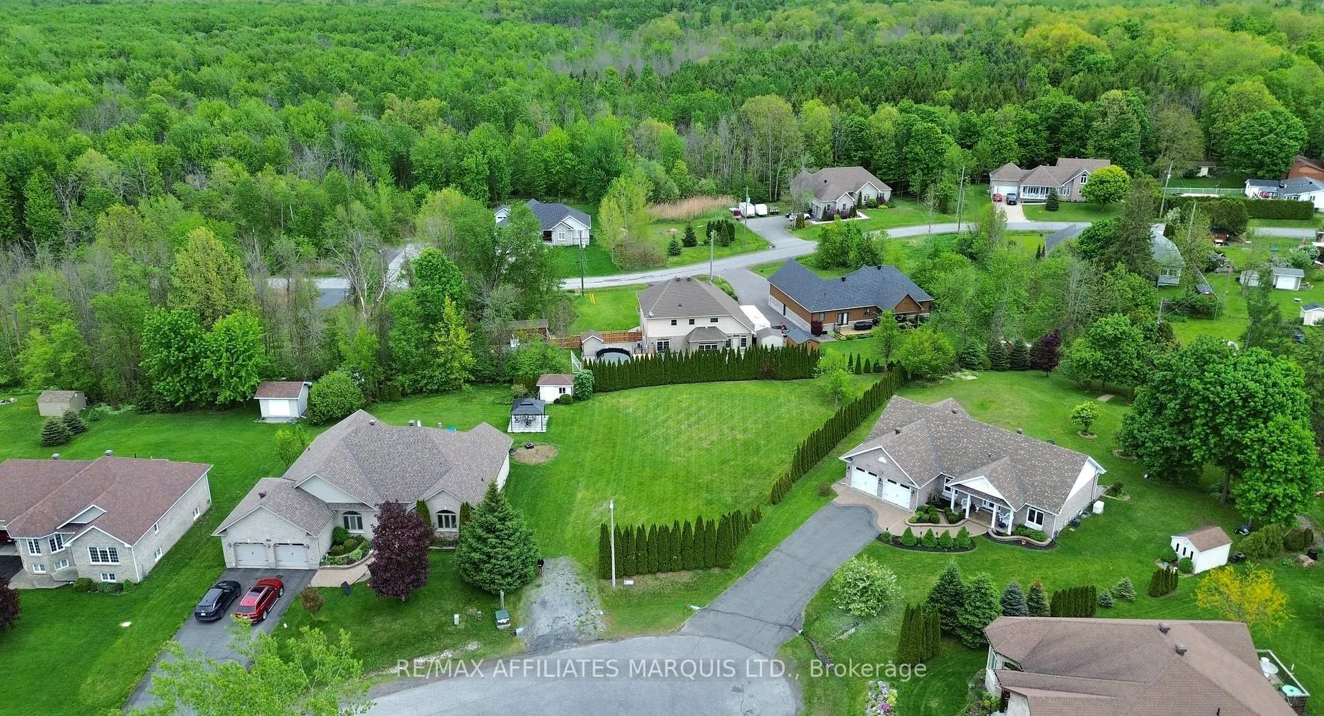 Photo 2 of 17 Penny Lane, South Stormont, Long Sault — HOMEH