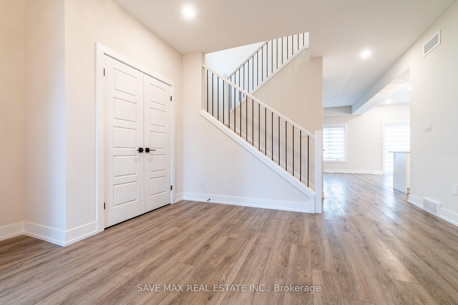 Photo 5 of 6 Triebner Street, South Huron, Exeter — HOMEH
