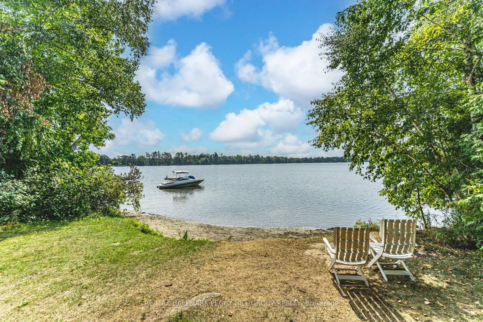 Photo 3 of 3304 Lake St George Boulevard, Severn, Washago — HOMEH