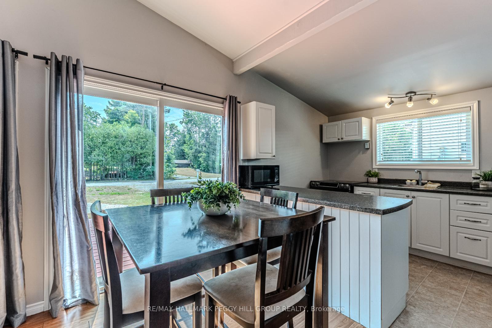 Photo 6 of 3304 Lake St George Boulevard, Severn, Washago — HOMEH
