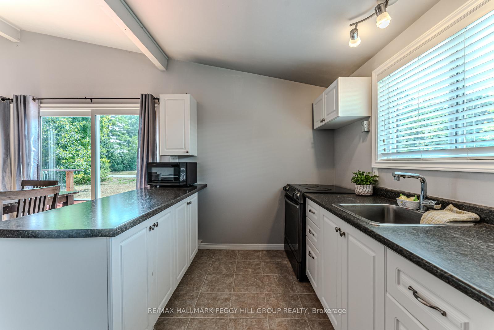 Photo 7 of 3304 Lake St George Boulevard, Severn, Washago — HOMEH