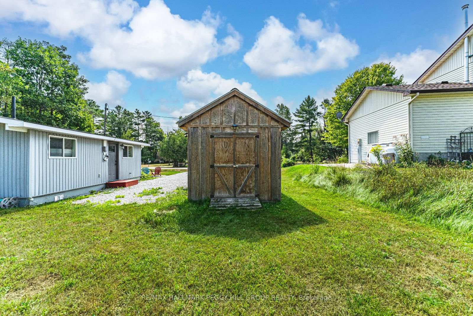 Photo 12 of 3304 Lake St George Boulevard, Severn, Washago — HOMEH