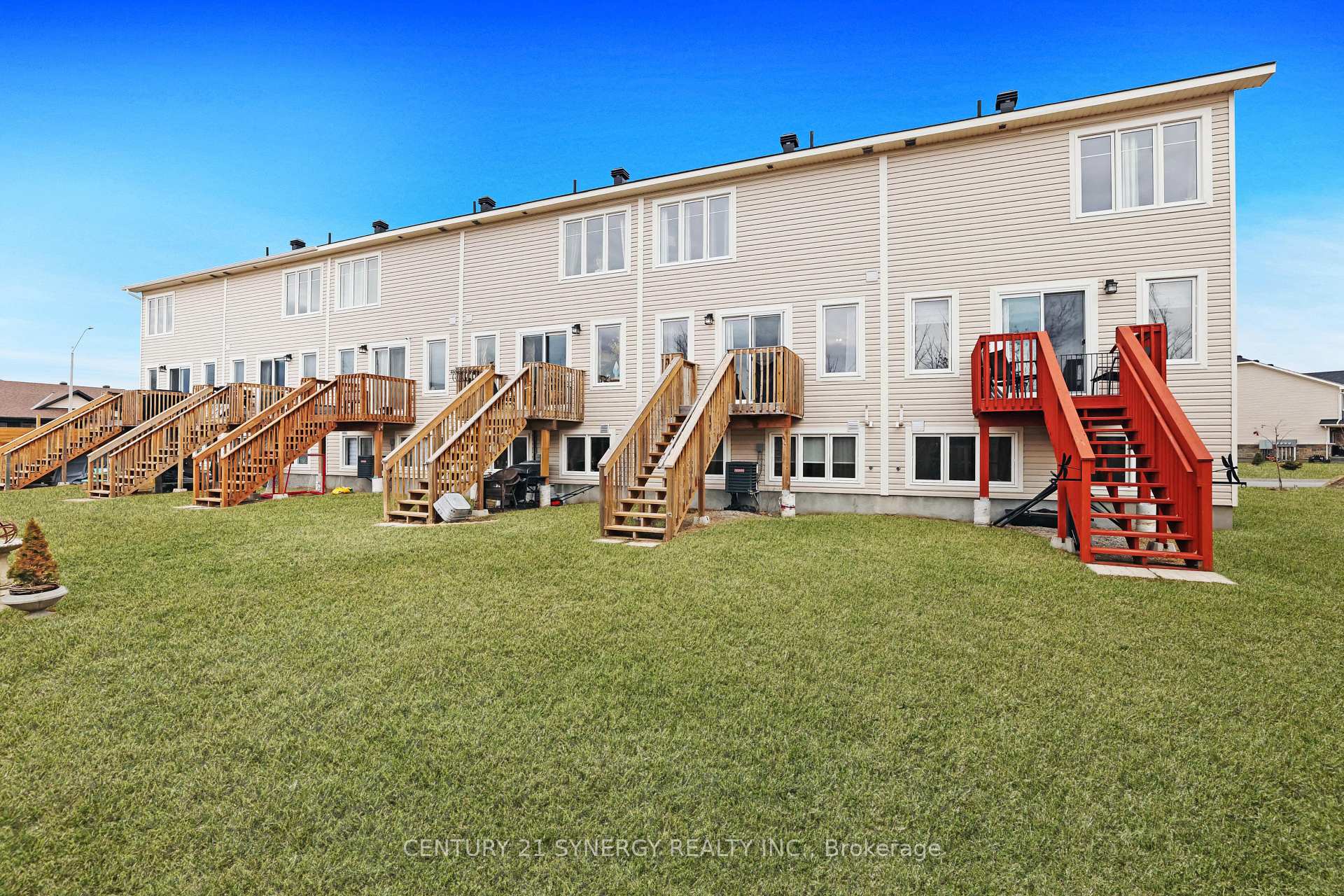 Photo 36 of 10 Staples Boulevard, Smiths Falls — HOMEH
