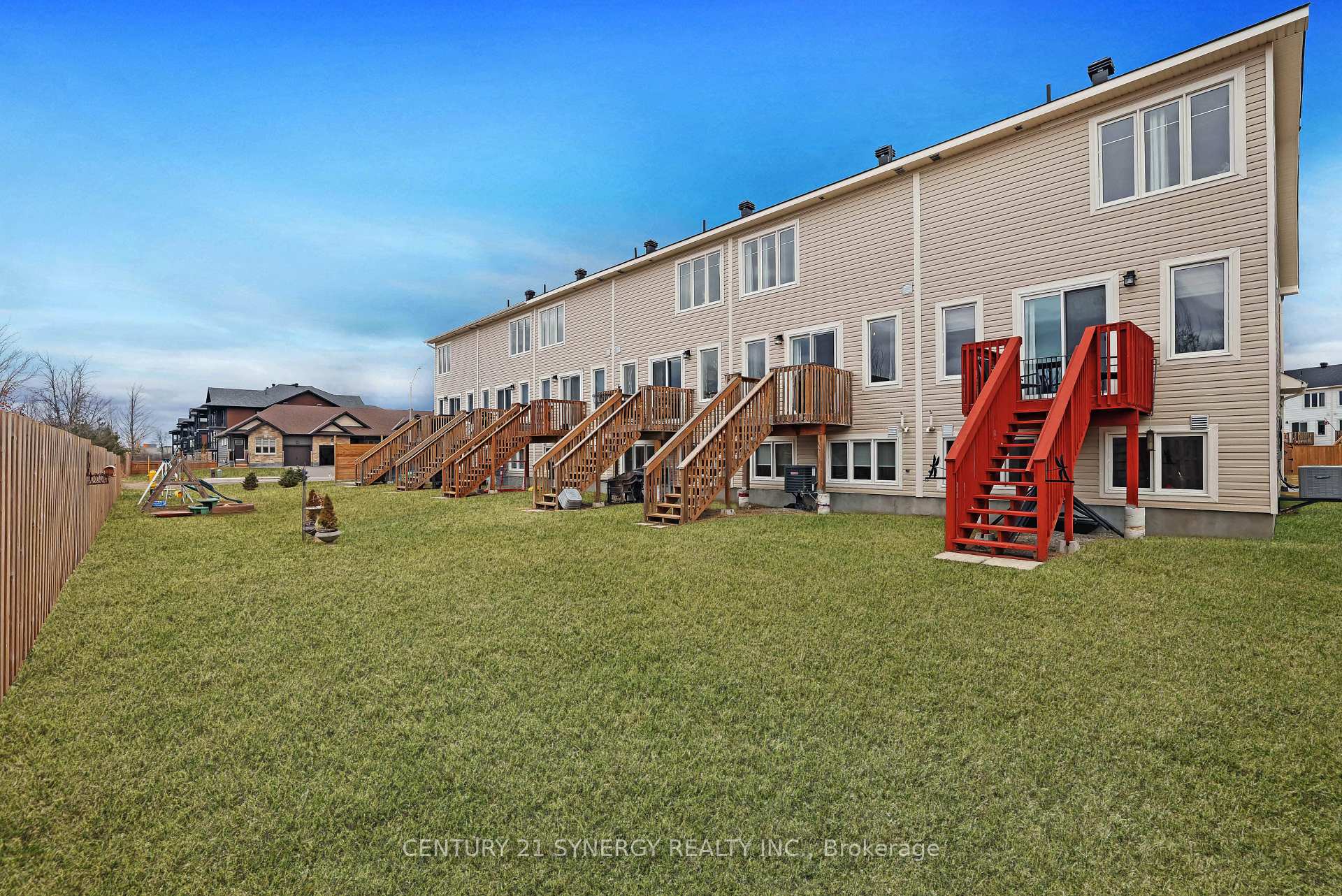 Photo 37 of 10 Staples Boulevard, Smiths Falls — HOMEH